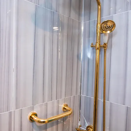 Mirapartotel מלון *