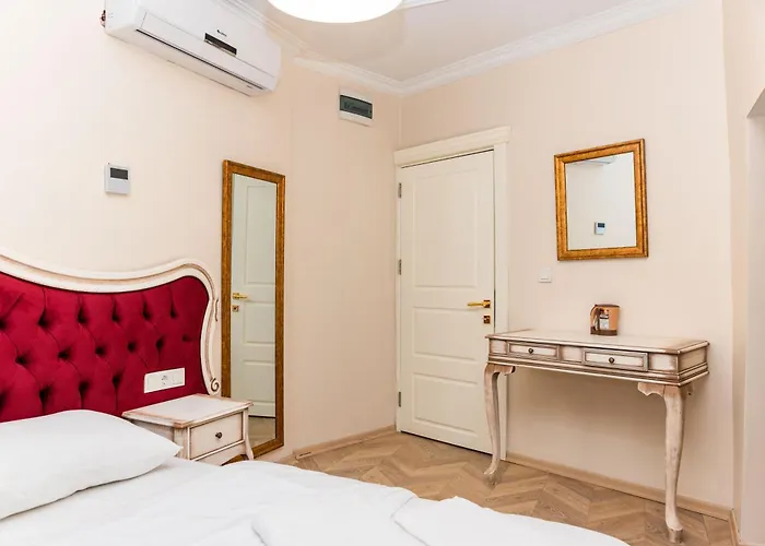 Отель Mirapartotel *