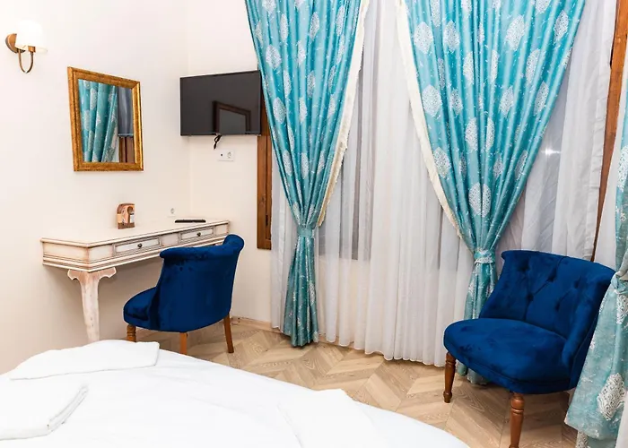 Отель Mirapartotel *