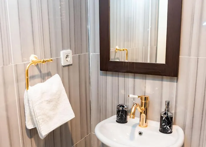 Отель Mirapartotel *