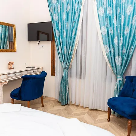 Отель Mirapartotel *