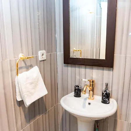 Отель Mirapartotel *