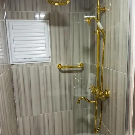 Отель Mirapartotel *